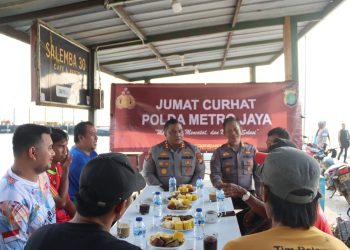 Kapolres Kepulauan Seribu Laksanakan Kegiatan Jumat Curhat di Pulau Panggang