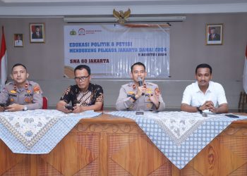 Gandeng Mahasiswa, Kapolsek Mampang Sosialisasikan Pilkada Jakarta Damai 2024