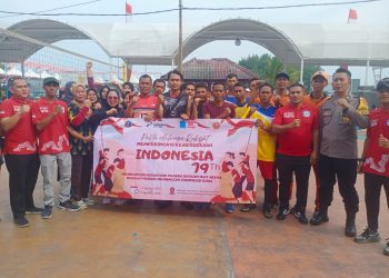 Bhabinkamtibmas Pulau Kelapa Hadiri Opening Ceremony Pesta Rakyat HUT RI ke-79: Ajak Peserta Junjung Sportivitas dan Jaga Ketertiban