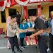 Polwan Polres Metro Jakarta Selatan Bagikan 150 Nasi Box dalam Program Jum’at Berkah