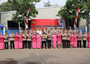 Polres Kepulauan Seribu Gelar Upacara Serah Terima Jabatan dan Pisah Sambut Pejabat di Marina Ancol