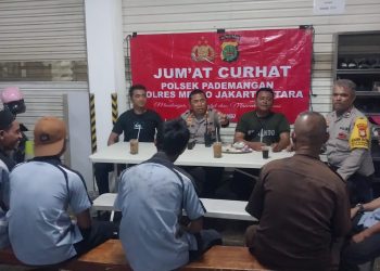 Polsek Pademangan Jumat Curhat Dengan Karyawan Rukan Central 88 Pademangan Timur