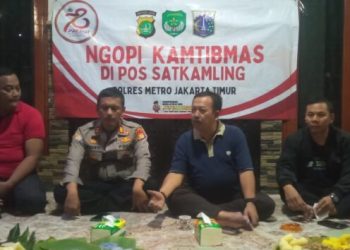 Ngopi Kamtibmas di Pos Satkamling: Upaya Menjaga Keamanan dan Ketertiban di Lingkungan RW 016 Kayu Putih Pulogadung