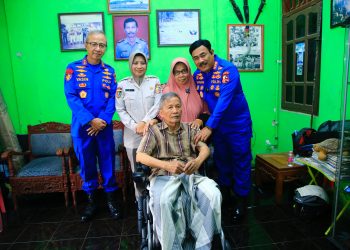 Kado Alumni Akpol 91 Bhara Daksa dalam Rangka 33 Tahun Pengabdian ke Pengasuh saat Taruna