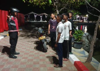 Polsek Kepulauan Seribu Selatan Gelar Patroli Malam untuk Antisipasi Gangguan Kamtibmas Jelang Pilkada 2024
