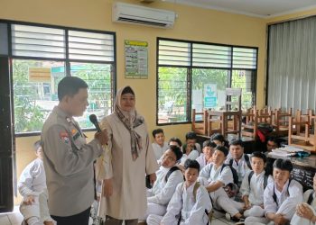 Senin Pintar Bhabinkamtibmas Kelurahan Rambutan