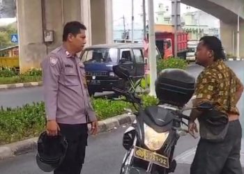 Kapolri Beri Tiket Sekolah Bhabinkamtibmas Aiptu Agus yang Amankan Pria Bersajam di Jaktim