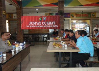 Mengoptimalkan Pelayanan Kepolisian Bandara Soekarno-Hatta: Inovasi Jumat Curhat dan Klinik kesehatan bagi Masyarakat