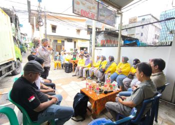 Bhabinkamtibmas Kelurahan Gunung Sahari Selatan Melaksanakan Kegiatan Jumat Keliling