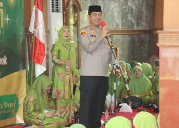 Kapolres Metro Depok Hadiri Peringatan Maulid Nabi Muhammad SAW Bersama Muslimat NU Kota Depok di Masjid Balaikota