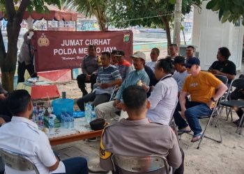 Kapolres Kepulauan Seribu Gelar Kegiatan Jumat Curhat dalam Rangka Cipta Kondisi Pilkada 2024 di Pulau Harapan