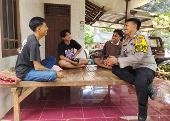 Bhabinkamtibmas Buaran Sambangi Pemuda, Tingkatkan Kesadaran Keamanan Lingkungan
