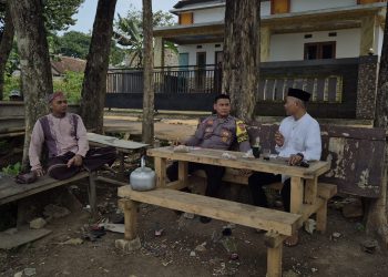 Bhabinkamtibmas Malangnengah Galang Sinergi Tokoh Desa untuk Jaga Kondusifitas Jelang Pilkada 2024