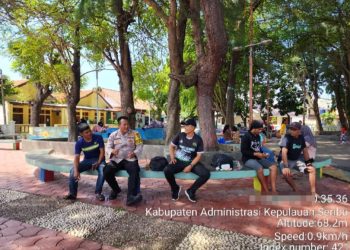 Jelang Pilkada 2024 Bhabinkamtibmas Pulau Pramuka Bripka Marwansyah Jalin Silaturahmi dengan Warga