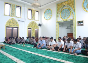 Polres Metro Jakarta Timur mengikuti kegiatan Maulid Nabi Muhammad SAW 1446 H/2024 M secara daring