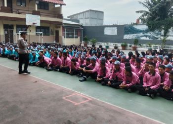 Cegah Kenakalan Remaja, Polsek Cengkareng Edukasi Pelajar SMK PGRI 35 tentang Bahaya Tawuran