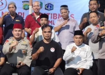 Ngopi Kamtibmas Bersama Warga Di Pos Satkamling RT 09/07 Kelurahan Bendungan Hilir Untuk Mencegah Tawuran