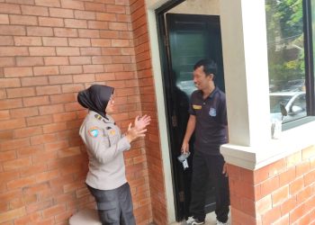 Panit Binmas Polsek Tebet Ajak Security Jaga Kamtibmas Pilkada Damai