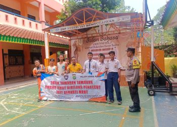 Cegah Tawuran Sejak Dini, Bhabinkamtibmas Kedoya Utara Ajak Siswa SMPN 197 Jadi Generasi Berprestasi