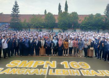 Komitmen Bersama di SMPN 169, Kapolsek Kalideres dan 63 Kepala Sekolah serta Ratusan Pelajar Se Kec Kalideres, Teken MoU Anti-Tawuran dan Kekerasan