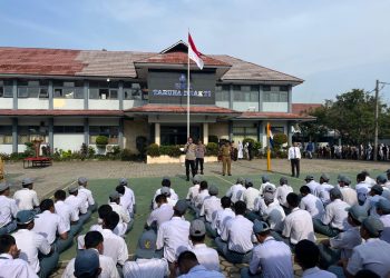 Sat Binmas Polres Metro Bekasi Bersama UPTD PPA Kabupaten Bekasi Laksanakan Deklarasi Patuh di SMK Taruna Bhakti Cikarang Selatan
