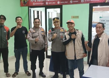Wakapolsek Metro Menteng Cek Logistik Pilkada di PPK Menteng, Pastikan Keamanan Pilkada Aman dan Damai