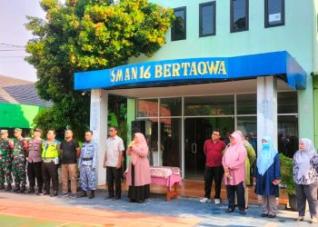 Kolaborasi Polisi dan TNI Berikan Penyuluhan di SMAN 16 Bekasi