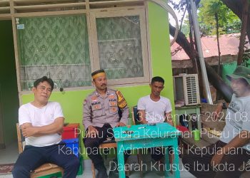Bhabinkamtibmas Pulau Sabira Ajak Warga Sukseskan Pilkada 2024
