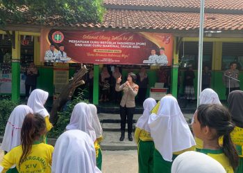 Wakasat Binmas Polres Metro Bekasi Kota Sosialisasi Anti-Bullying di SDN Margahayu XIV