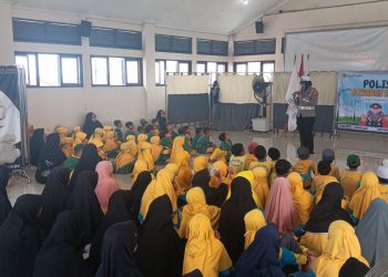 Polsek Pondok Gede Gelar “Polisi Sahabat Anak” Tanamkan Disiplin di Sekolah