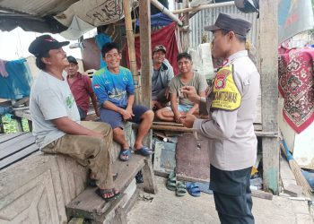 Bhabinkamtibmas Muara Angke Ajak Warga Jaga Pilkada Damai dan Cegah Tawuran