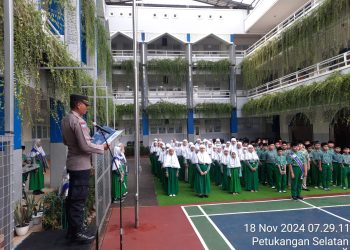 Polsek Pesanggrahan Gelar Pembinaan Dan Penyuluhan Pencegahan Bullying di SDI Annajah Petukangan Selatan