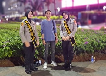 Himbauan Kamtibmas Di Bundaran HI Dan Jalan Mh. Thamrin Oleh Patroli Gabungan Polsek Metro Menteng