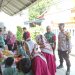 Bhabinkamtibmas Kawal Artha Graha Peduli Bagikan Makanan Bergizi untuk Anak PAUD di Rawa Barat