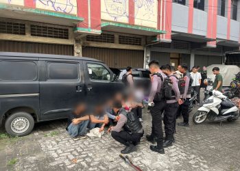 Hendak Tawuran, Lima Remaja Diamankan, Dua Celurit Disita di Grogol Petamburan
