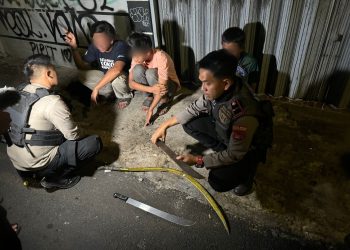 17 Remaja Diamankan Dalam Semalam, Polisi Sita Senjata Tajam Usai Gagalkan Tawuran di Jakarta Barat