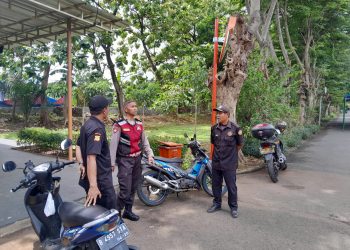 Polsek Pesanggrahan Kontrol Keberadaan TPS Jelang Hari Pencoblosan Pilgub DKI Jakarta