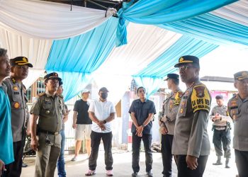 Jelang pemungutan suara, Kapolres Metro Jakarta Timur patroli jalan kaki cek kesiapan pengamanan TPS