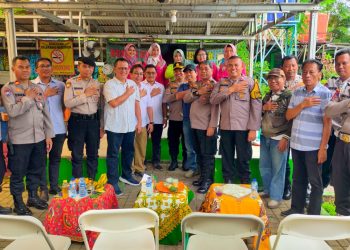 Kapolsek Cakung Tinjau Program Pekarangan Pangan Bergizi di RW 09 Penggilingan