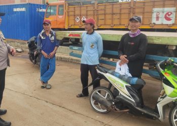 Bhabinkamtibmas Aipda Wahyu berikan Imbauan Kamtibmas Tahap Rekapitulasi Penghitungan Suara Pilkada