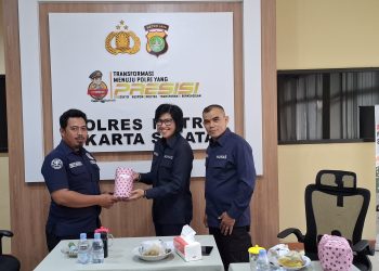Polres Jaksel Beri Penghargaan untuk Personel Humas Berprestasi