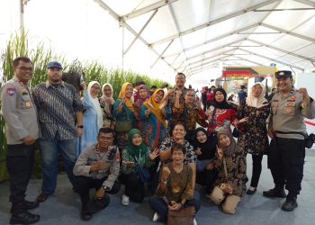Bhabinkamtibmas Polsek Metro Setiabudi Dampingi Warga Peringati Hakordia di KPK
