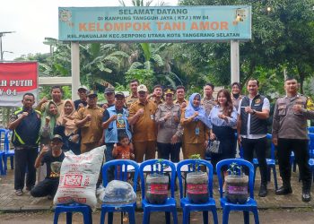 Polsek Serpong dan Dinas Ketahanan Pangan Kota Tangerang Selatan Salurkan Bantuan Ketahanan Pangan di Kampung Tangguh Jaya Pakualam