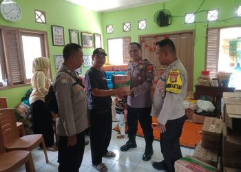 Polsek Matraman Memberikan Bantuan kepada Korban Kebakaran