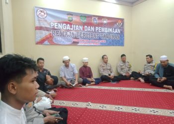 Kapolsek Matraman Gelar Pengajian Bersama Remaja dan Anak Binaan yang Pernah Terlibat Tawuran