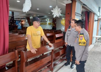 Kapolsek Kelapa Dua Pimpin Pengecekan Kesiapan Gereja Sambut Natal 2024