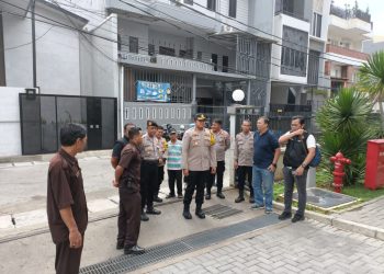 Jelang Natal, Kapolsek Grogol Petamburan Tinjau Kesiapan Pengamanan di Gereja