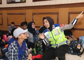 Ditlantas Polda Metro Beri Edukasi Lalu Lintas Kepada Siswa SLB Saraswati