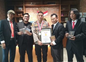 Gaungkan Edukasi Band, AKBP S.F. Aritonang Bersama BendGo Eduband Raih Rekor Muri