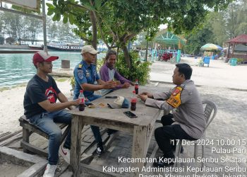 Bhabinkamtibmas Pulau Pari Ajak Warga Jaga Kerukunan Pasca Pilkada DKI 2024